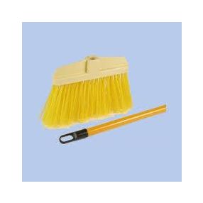 kerti seprű műanyag nyéllel durva szálú